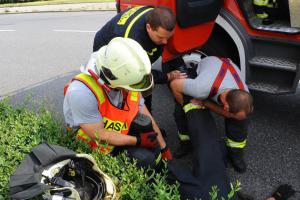 Pražští hasiči v silvestrovských kuriozitách roku. Noha v topení a kachny v kanálu