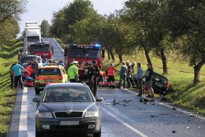 Hasiči zasahovali u obce Semonice u tragické nehody, zemřeli při ní dva lidé