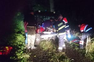 Pacienta z nepřístupného terénu transportovala hasičská čtyřkolka