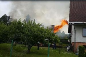 Helvíkovice: Obyčejná kolna shořela za obyčejných 100 tisíc korun