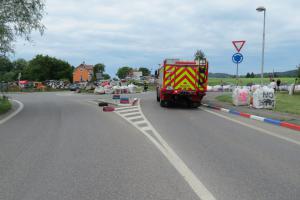Motocyklista najel do diváků