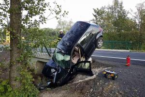 Dodávka s osobákem v sobě. Řidička zraněná, její pes nepřežil