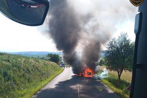 V Hošticích na Kroměřížsku hořelo auto