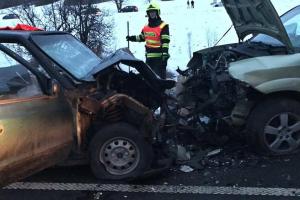 U obce Krčmaň se srazila dvě osobní auta, čtyři lidé jsou zranění