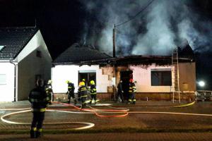 Shořela střecha nad hlavou, naděje na novou ale ne