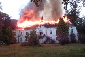 Vyšetřovatelé: Zámek v Horním Maršově byl zapálen úmyslně