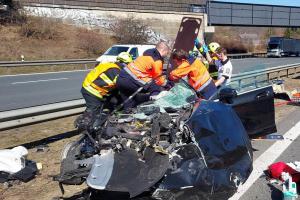 Ve třech hodinách tři dopravní nehody na dálnici D5. Byla zcela uzavřena