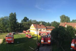 Šest jednotek zasahovalo při požáru penzionu na Sedlčansku