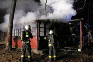 Chatu ve Svinarech požár zcela spálil, majitel mohl jen přihlížet