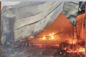 V Polici nad Metují řádí velký požár. Škody jsou v desítkách milionů korun
