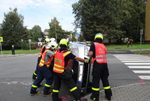 Nehoda tří osobních aut v ostravské Výstavní ulici, jeden zraněný