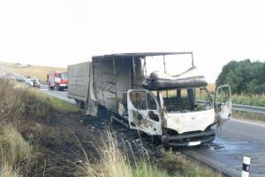 Nejdřív plameny a pak jen velká škoda. Požár zničil nákladní vozidlo