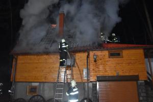 Nedbalost uživatele způsobila požár chaty na Nymbursku
