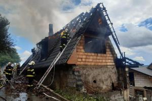 V Kališti hořel rodinný dům. Požár byl vidět široko daleko