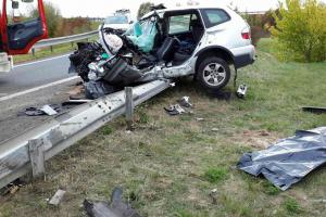 Tragicky skončil čelní střet s kamionem. Řidič osobáku na místě zemřel