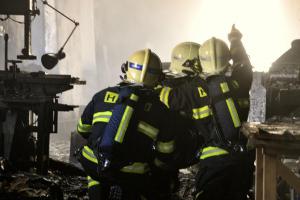 Požár odsávání na pile v obci Ptení na Prostějovsku, tím to pro hasiče neskončilo
