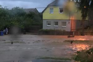 Hodně vody na Olomoucku. Hasiči zachránili desítky obyvatel