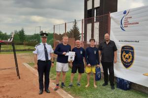 Trochu sportu neuškodí. Nohejbalový turnaj hasičů v Dobrušce Trochu sportu neuškodí. Nohejbalový turnaj hasičů v Dobrušce