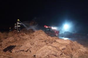 Likvidace požáru stohu u Stěžer byla pro zasahující dvanáctihodinovou dřinou