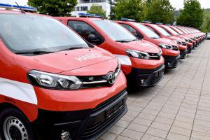 Radosti plná duše. Dobrovolní hasiči si převzali nová vozidla Toyota Proace Radosti plná duše. Dobrovolní hasiči si převzali nová vozidla Toyota Proace