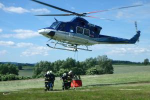 Hasiči zvou na bezva podívanou: Hašení požárů vrtulníkem v Šumperku Hasiči zvou na bezva podívanou: Hašení požárů vrtulníkem v Šumperku