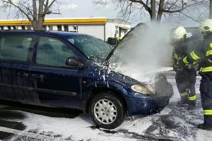 Auto začalo hořet ve chvíli, kdy odbočovalo k čerpací stanici