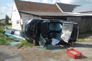 Dvě osoby vyprošťovali hasiči v Křižanově, u nehody přistál vrtulník