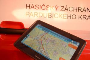 Hasičům takzvaná červena vlna umožňuje projíždět k zásahům rychleji