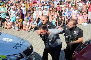 Den záchranářů v Říčanech na Masarykově náměstí přilákal stovky návštěvníků Den záchranářů v Říčanech na Masarykově náměstí přilákal stovky návštěvníků