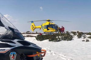 Turista si pěkně nadrobil. Zranil se na lavinovém svahu v Krkonoších