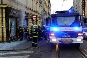 Požár zničil vybavení pražského obchodu, napáchal škodu za milion