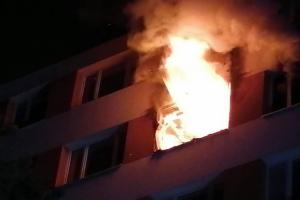 Požár zabíjel v Praze-Krči. Hořel byt v šestém patře