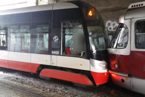 Hasiči zasahovali u střetu dvou tramvají