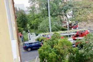 Při požáru bytu v Praze 10 zemřela jedna osoba