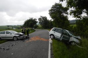 Střet dvou aut u Červeného Hrádku skončil tragicky. Řidička nepřežila