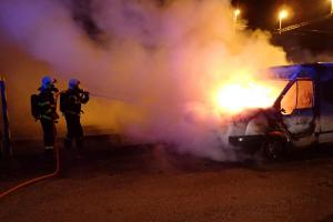 Úmysl nebo závada? Požár dodávky v Děhylově způsobil škodu za 100 tisíc korun
