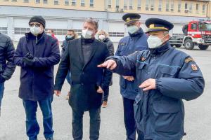 Zástupci města Olomouc předali hasičům novou techniku Zástupci města Olomouc předali hasičům novou techniku