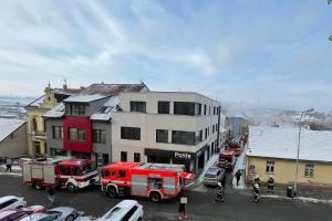 Požár zničil podkroví domu v Uherském Brodě, zraněn byl jeden muž
