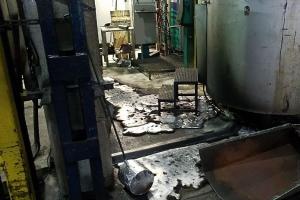 Neděle v třemošnické slévárně. Docela horko i z požáru