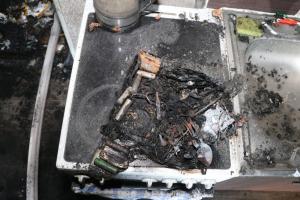 Požáru v obchodě s výpočetní technikou pomohla powerbanka