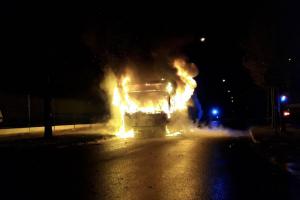 Autobus v Prostějově v plamenech, příčina ohně v otazníku