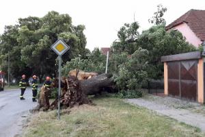 Silná bouřka udeřila na Rychnovsku, evakuace dětských táborů