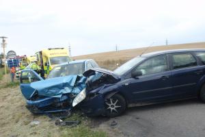 Při srážce dvou osobních vozidel na Zlínsku došlo k zranění šesti osob