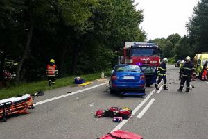 Tragedie u Golčova Jeníkova. Po nehodě dva mrtví, sedm zraněných