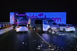 Kamion v noci zastavil provoz na 320,5 km dálnice D1 ve směru na Ostravu