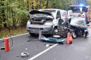 Malý náraz to určitě nebyl. Řidička i spolujezdec nedopadli dobře Malý náraz to určitě nebyl. Řidička i spolujezdec nedopadli dobře