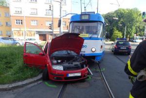 Další srážka ostravské tramvaje s fabií opět brzdila hustou dopravu
