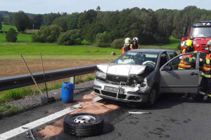 U Sedliště se střetl osobák s dodávkou, při nehodě se zranily dvě děti
