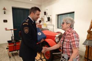 Hasičské muzeum v Ostravě přivítalo jubilejního návštěvníka z Havířova Hasičské muzeum v Ostravě přivítalo jubilejního návštěvníka z Havířova