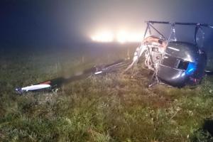 Pád vrtulníku na hradeckém letišti. Obešel se bez zranění posádky